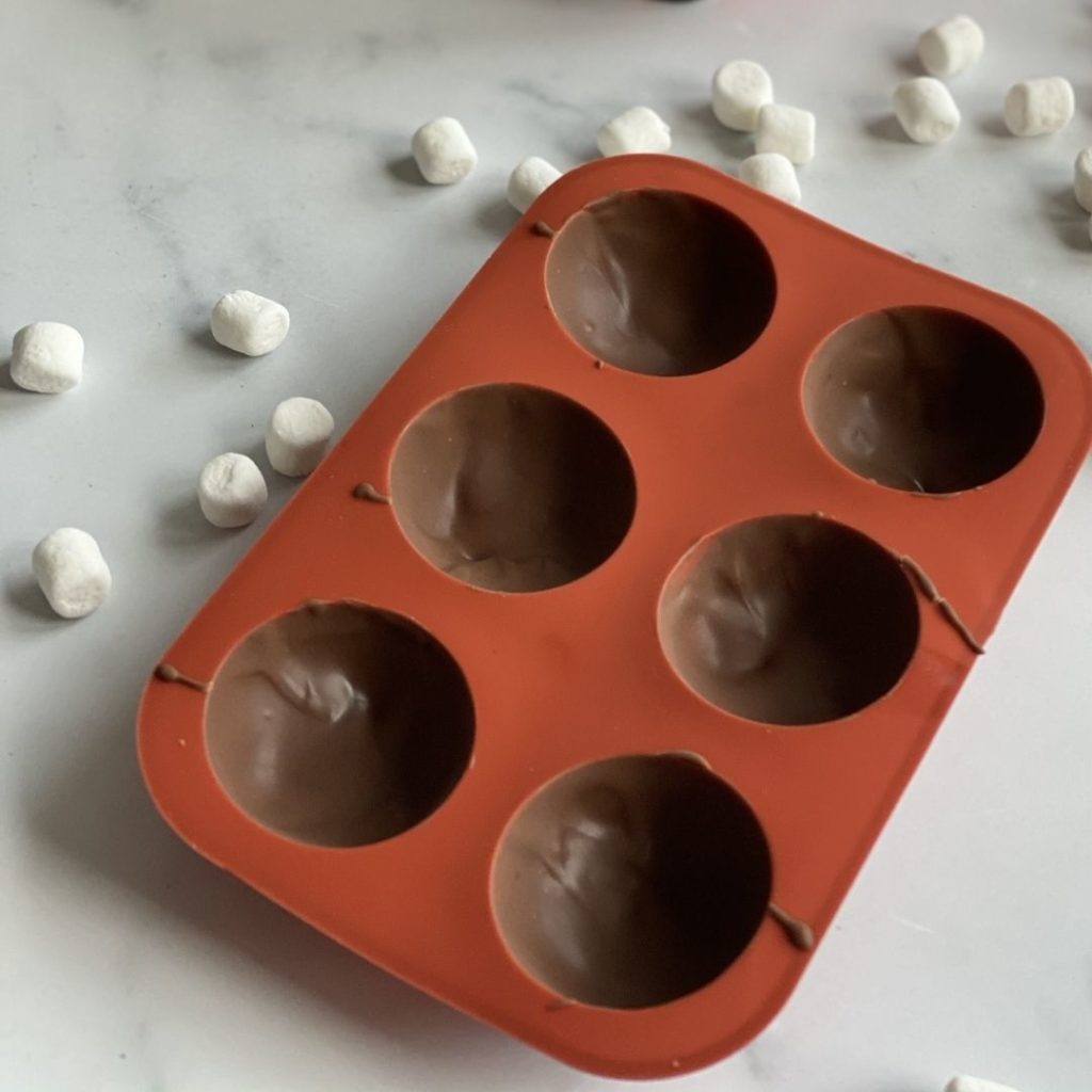 hot-chocolate-bombs-in-mold